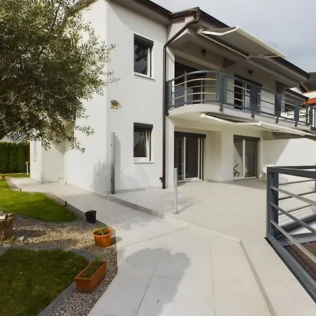 Villa Vila לובראן